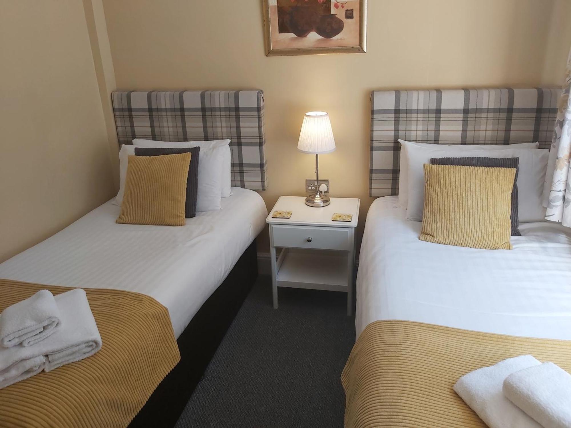 Elton Guest House Грейндж-овер-Сандс Экстерьер фото